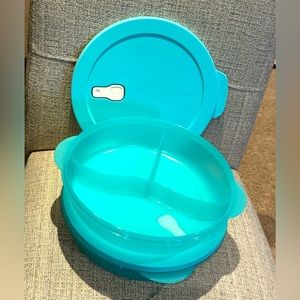 Vent N’Serve Tupperware (set of 2)